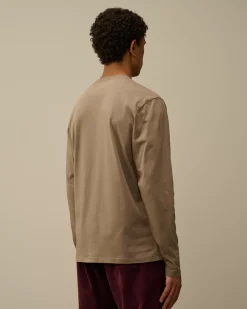T-shirts & Polo<C.P. Company 30/1 Jersey Logo Label Longsleeve T-Shirt Walnut – Beige