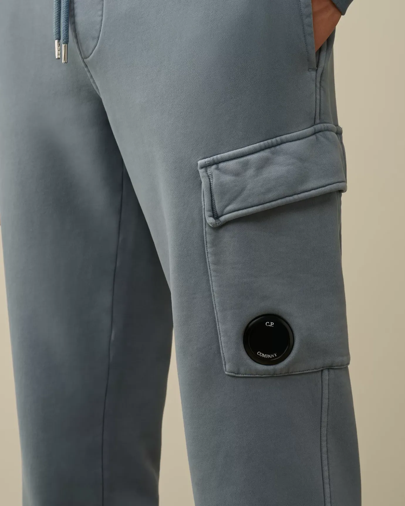Tracksuits & Shorts<C.P. Company Brushed and Emerized Diagonal Fleece Cargo Sweatpants Flint Stone – Blue