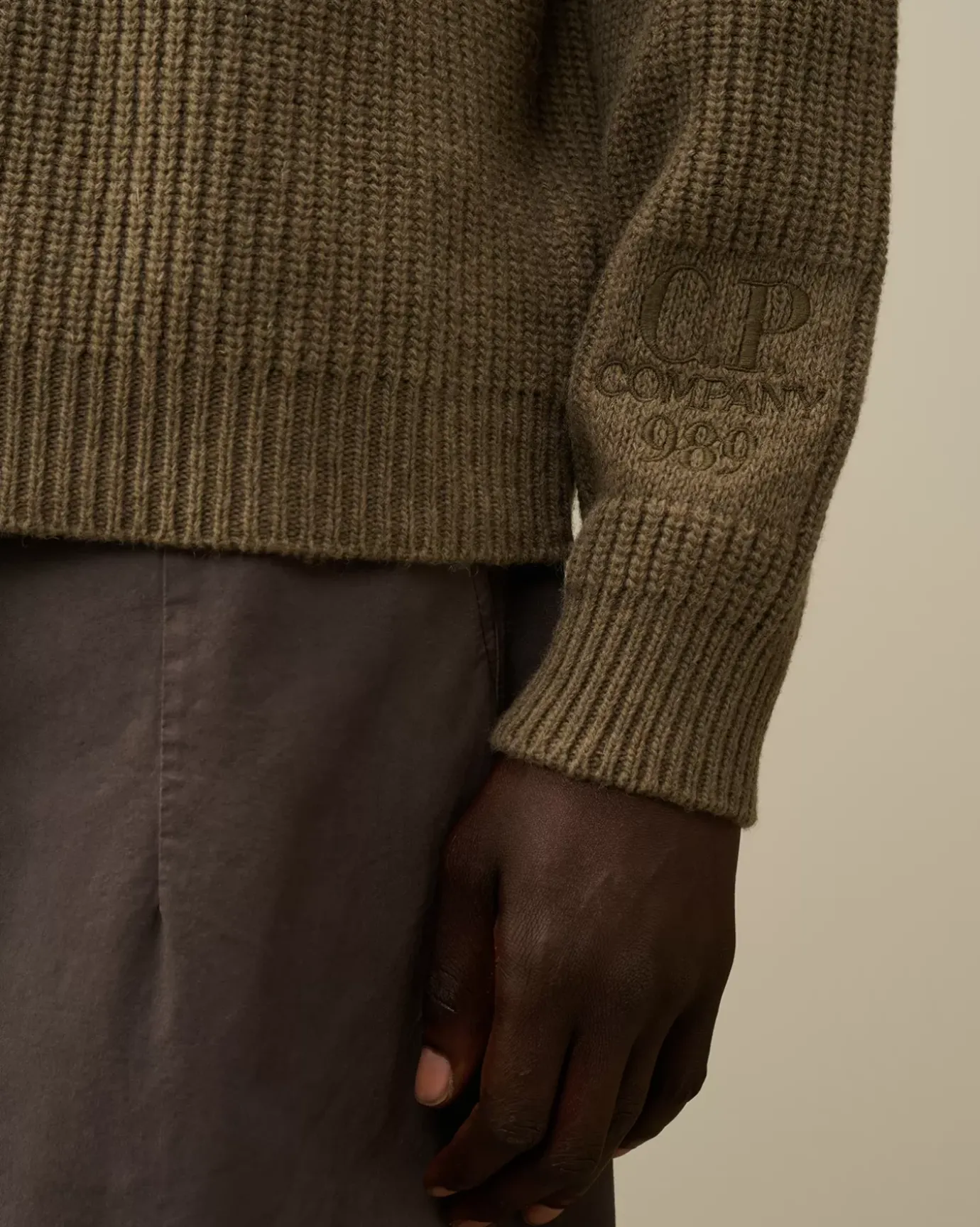 Jumpers<C.P. Company Lambswool GRS Boxy Crew Neck Ribbed Knit Walnut – Beige