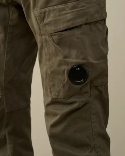 Trousers<C.P. Company Stretch Sateen Ergonomic Lens Cargo Pants Grape Leaf – Green