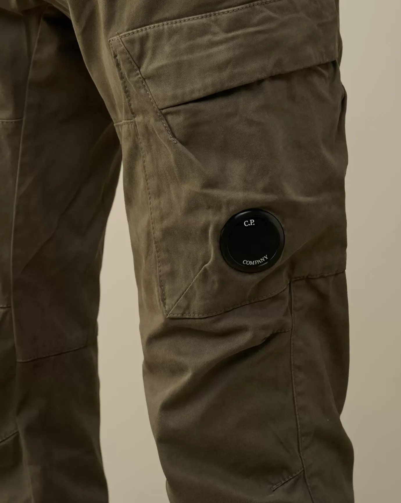 Trousers<C.P. Company Stretch Sateen Ergonomic Lens Cargo Pants Grape Leaf – Green