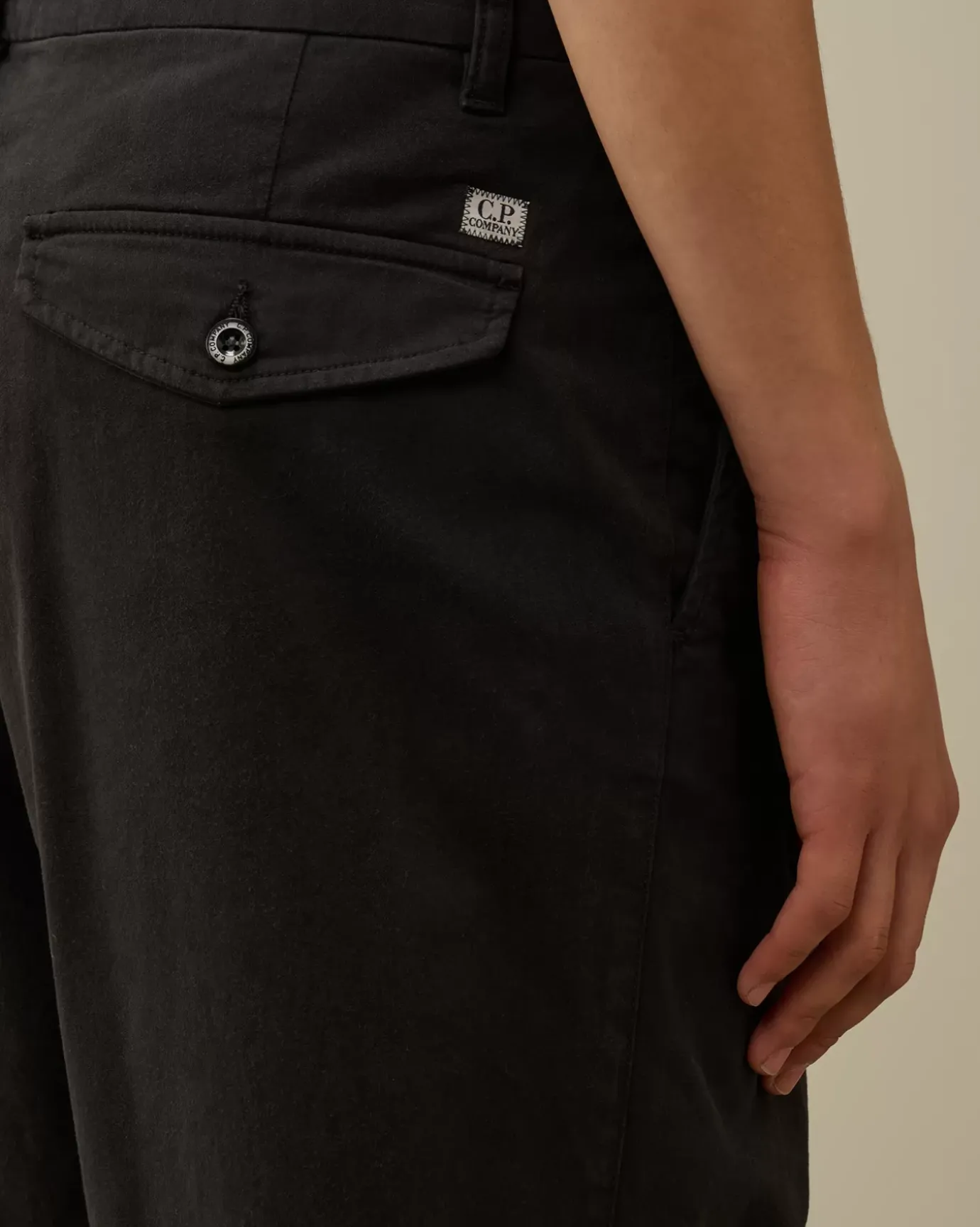 Trousers<C.P. Company Stretch Sateen Loose Chino Pants Black Sand